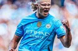 开云在线直播-曼城客场逼平曼联，收获英超殿军