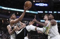 开云体育官方网站-关于雄鹿B队绝地反击巴西男篮，库里制霸全场的信息