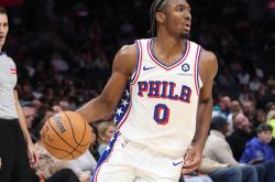 开云官网-黄蜂爆冷公牛，布克惊艳世界