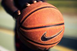 开云平台-德甲争冠战之夜，戈贝尔扛起全队，一肩挑起的不只是胜利，更是希望