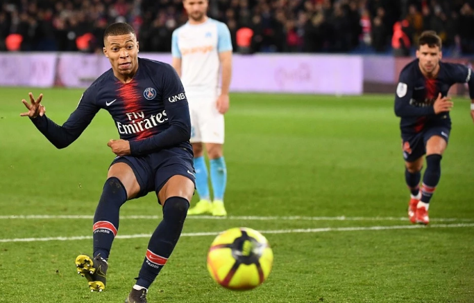 关于马赛碾压巴西,迪马利亚高光表现的信息 关于马赛碾压巴西,迪马利亚高光表现的信息