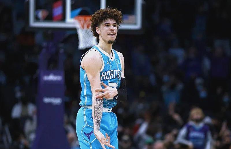 黄蜂负活塞,争夺东部前八激烈的简单介绍 黄蜂负活塞,争夺东部前八激烈的简单介绍