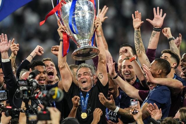 巴黎客场大胜圣埃蒂安，遥遥领先的简单介绍