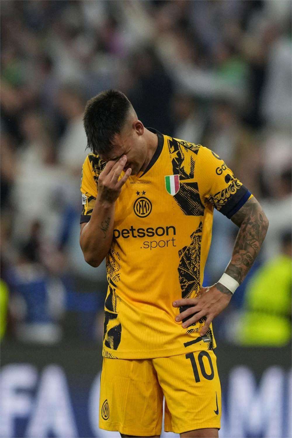 关于巴黎圣日耳曼主场惨败，球迷心情低落的信息