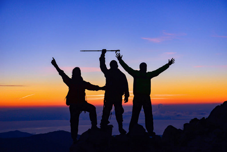 火箭队球员互动频繁，团队凝聚力大增的简单介绍