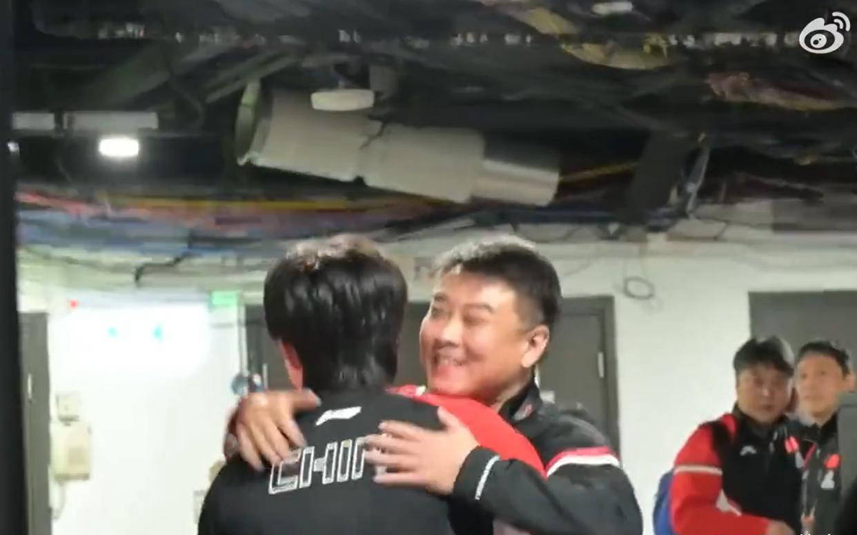 包含英国乒乓球队逆转瑞典乒乓球队，王皓制霸全场的词条