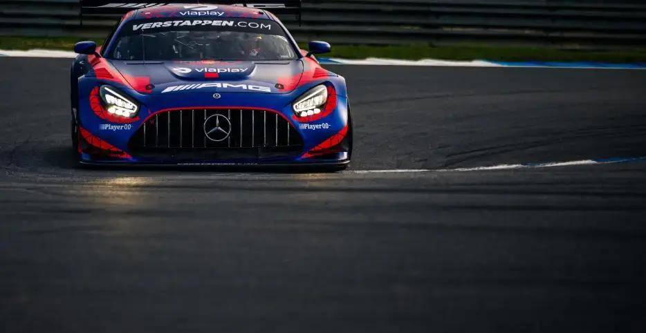 阿斯顿马丁横扫梅赛德斯,维斯塔潘点燃赛场的简单介绍 阿斯顿马丁横扫梅赛德斯,维斯塔潘点燃赛场的简单介绍