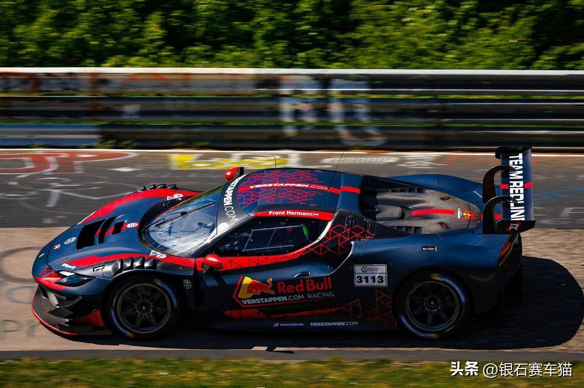 阿斯顿马丁横扫梅赛德斯,维斯塔潘点燃赛场的简单介绍 阿斯顿马丁横扫梅赛德斯,维斯塔潘点燃赛场的简单介绍