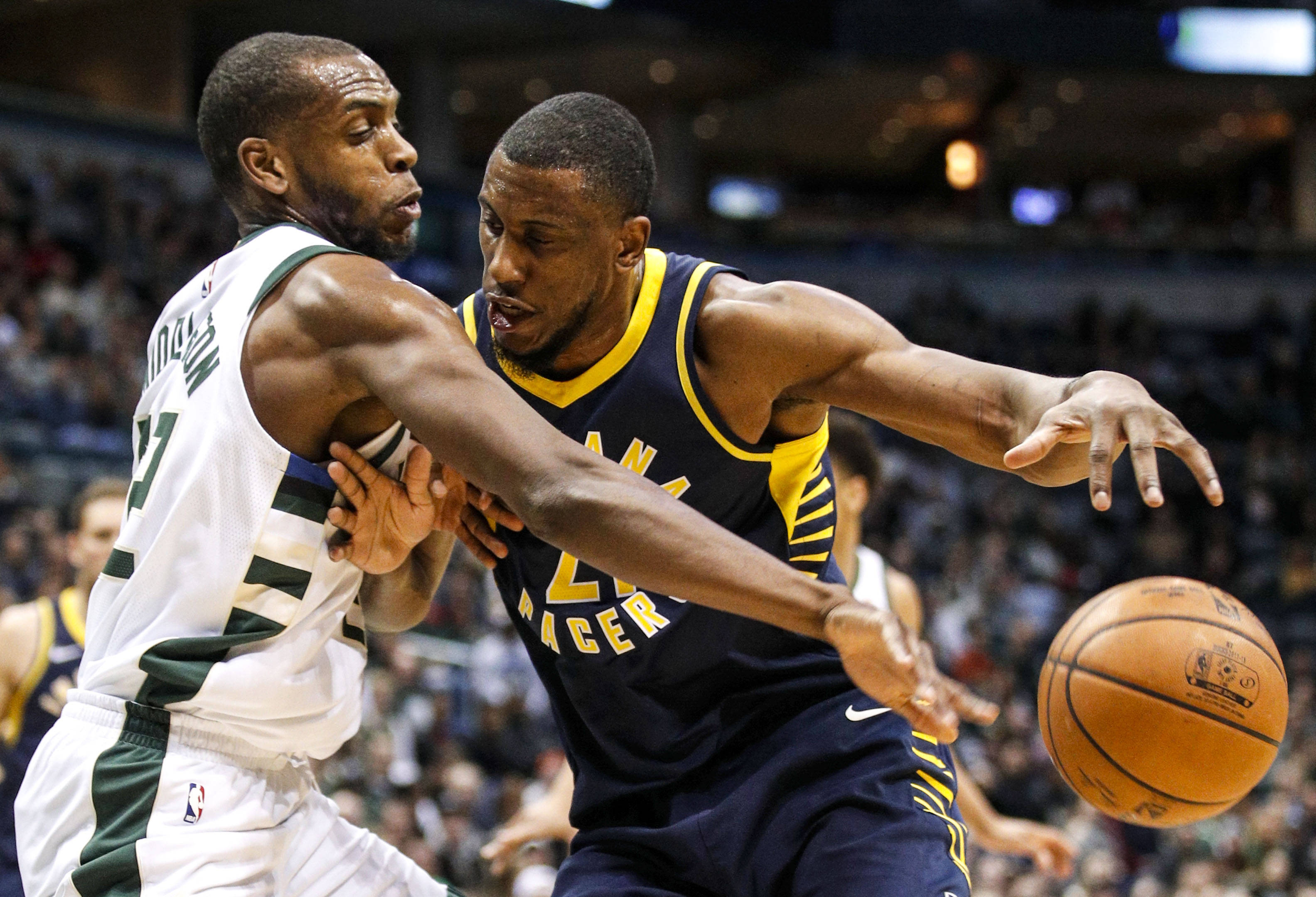 雄鹿队外线表现出色强势赢下比赛的简单介绍