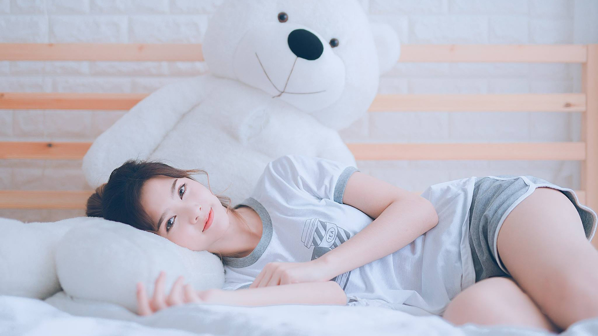 克瓦拉茨赫利亚持续制造杀伤，加拿大战术压制几内亚—现代足球的战术博弈缩影